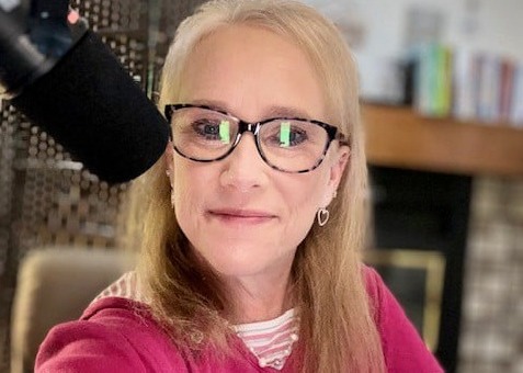 Podcast Hosting, Growth Mindset, Administrative Professional, Executive Assistant, CEO, Confidence, Communication